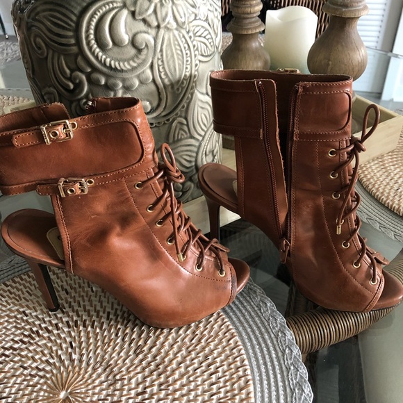 Gianni Bini Tan Leather Ankle bootie SZ 6 - Picture 9 of 11